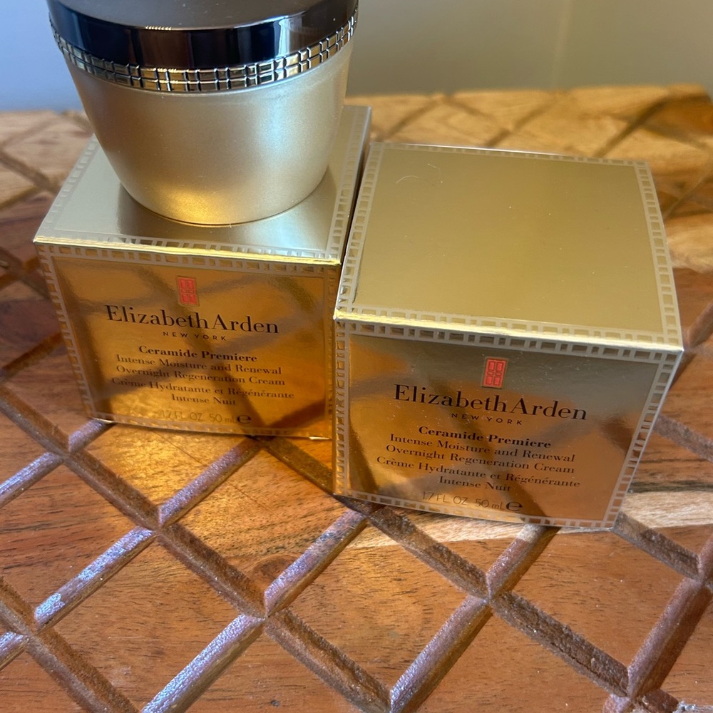Elizabeth Arden Ceramide Premiere Intense Moisture Cream